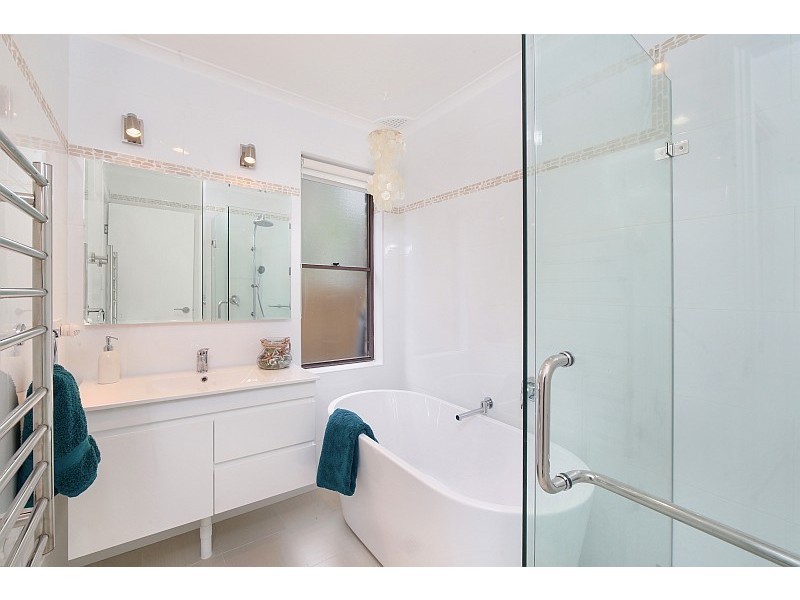 10 Mary Elizabeth Crescent, North Avoca NSW 2260