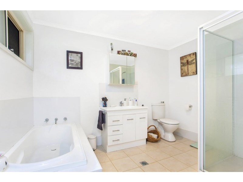 4 Alecia Close, Green Point NSW 2251