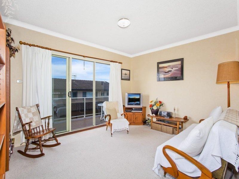 2/15 Barnhill Road, Terrigal NSW 2260