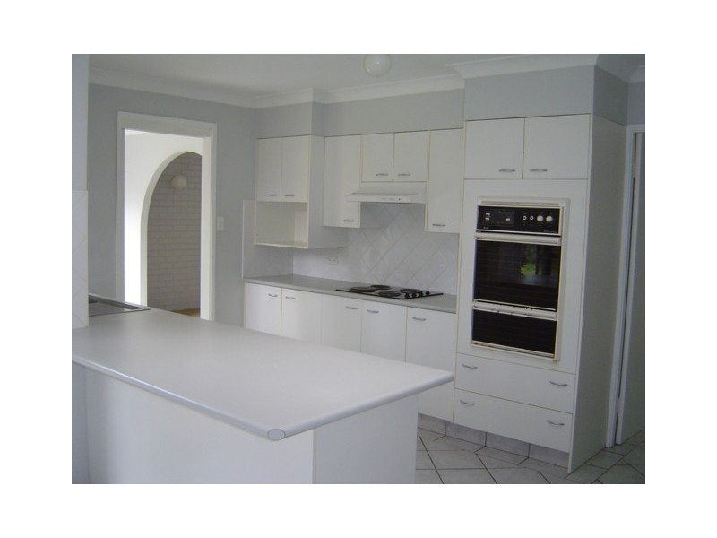 THE ROUND DR, Avoca Beach NSW 2251