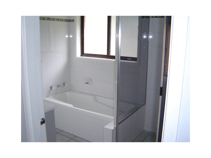 THE ROUND DR, Avoca Beach NSW 2251