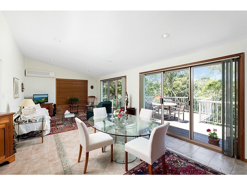 15 Table Top Road, North Avoca NSW 2260