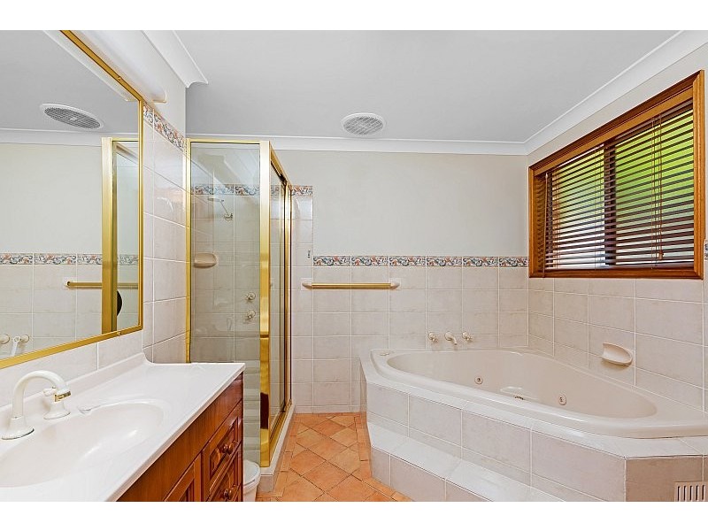 15 Table Top Road, North Avoca NSW 2260