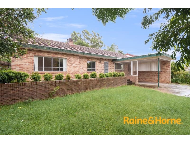 230 Gertrude St, Gosford NSW 2250