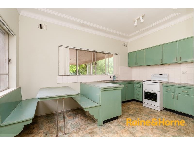 230 Gertrude St, Gosford NSW 2250