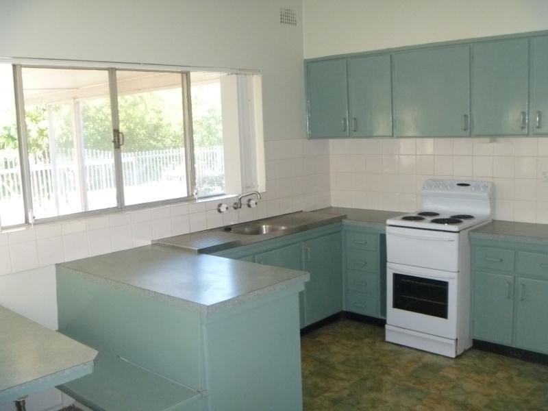 230 Gertrude St, Gosford NSW 2250