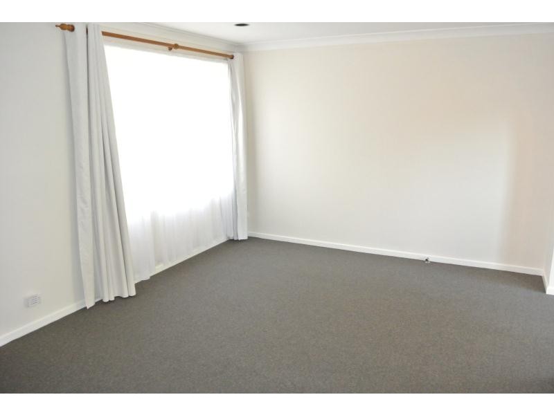 6 Debra Anne, Bateau Bay NSW 2261