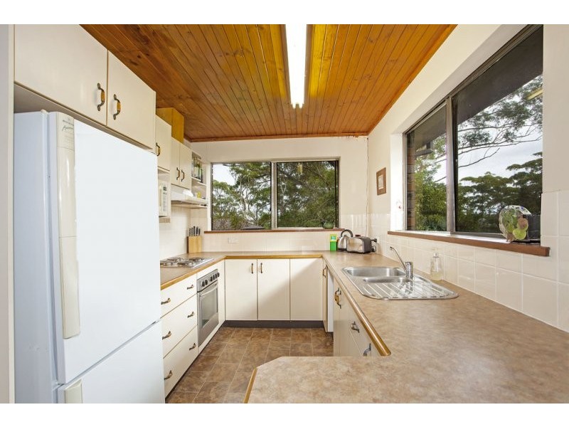 25 Bellevue Crescent, North Avoca NSW 2260