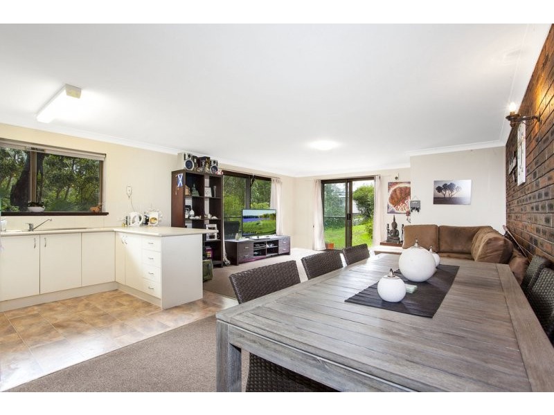 25 Bellevue Crescent, North Avoca NSW 2260