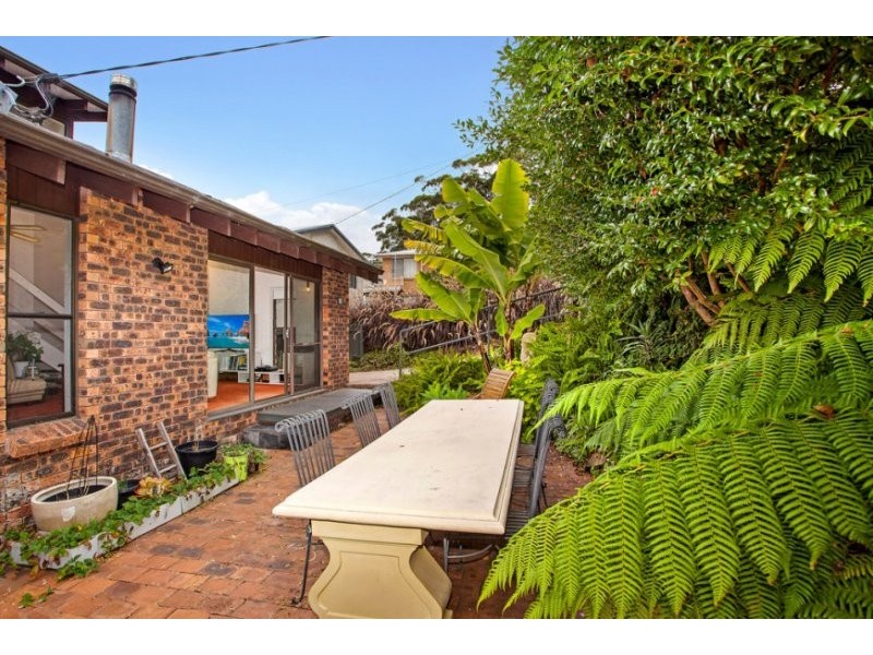 16 Hibiscus Avenue, North Avoca NSW 2260