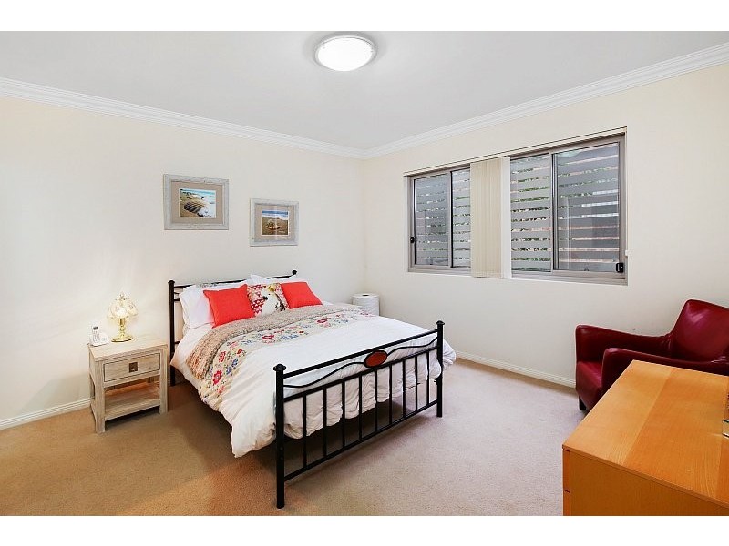 2/11 Jennie Cox Close, Erina NSW 2250