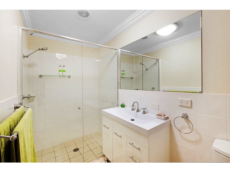 2/11 Jennie Cox Close, Erina NSW 2250