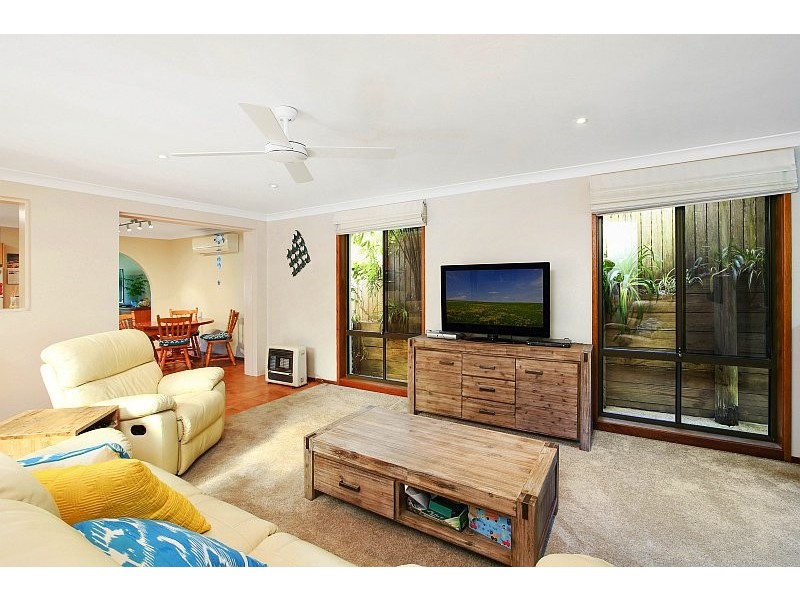 25 Lake Shore Drive, North Avoca NSW 2260