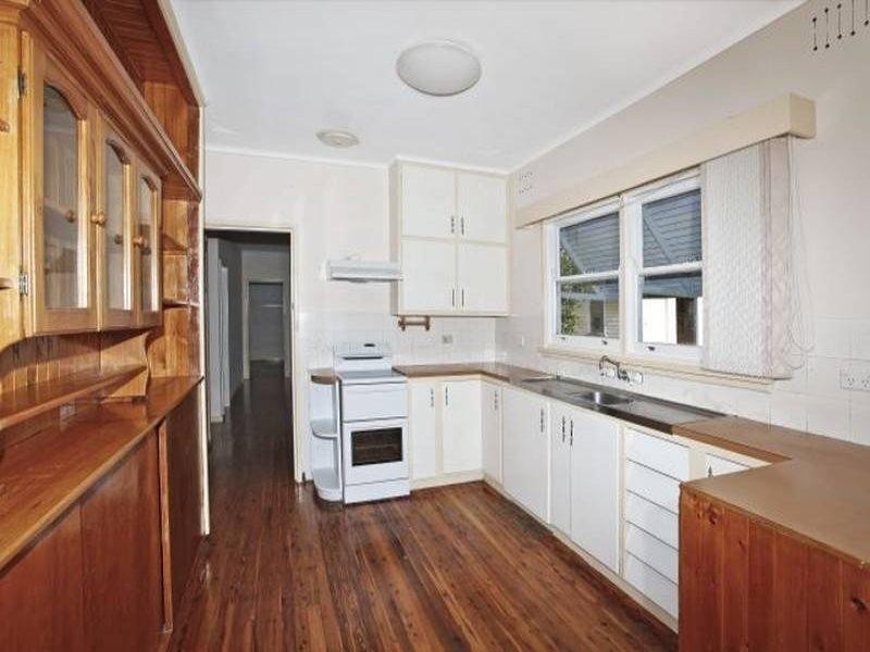 228 Gertrude Street, Gosford NSW 2250