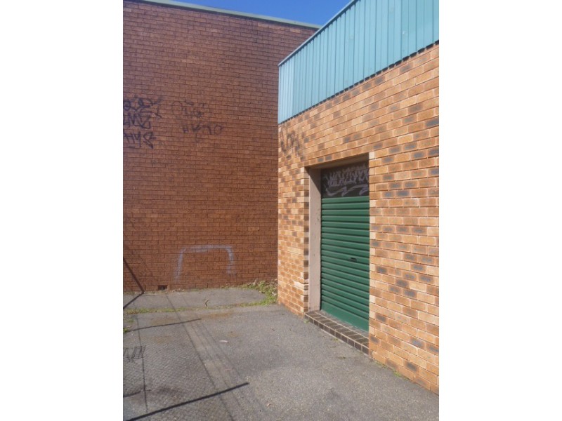 1/4 Brooks Avenue, Wyoming NSW 2250