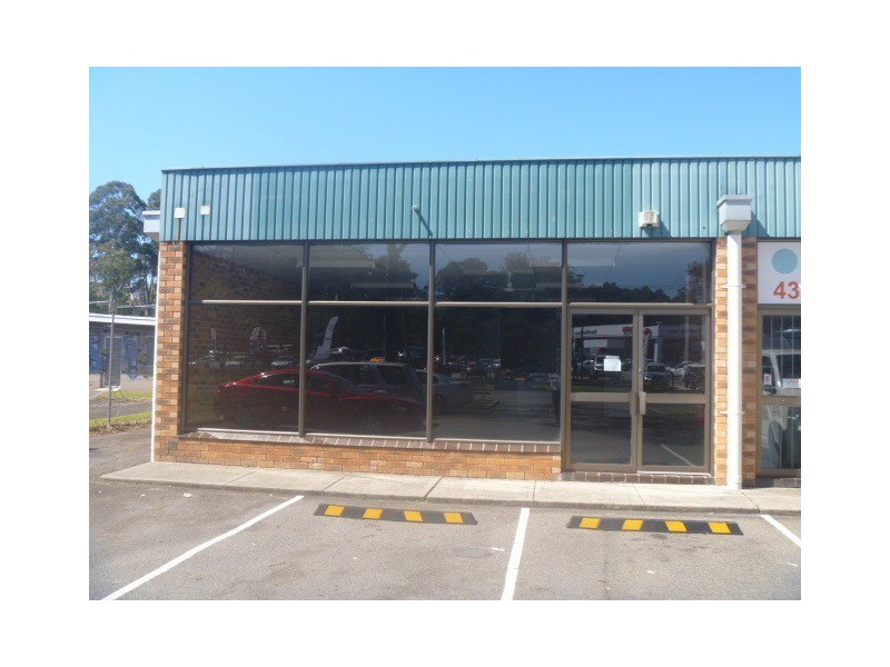 1/4 Brooks Avenue, Wyoming NSW 2250