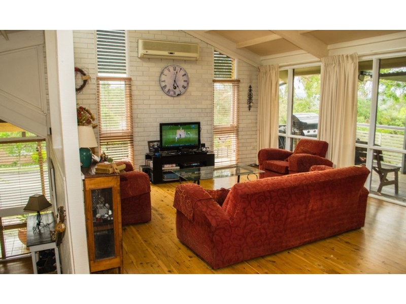 18 Peak Street, Bateau Bay NSW 2261