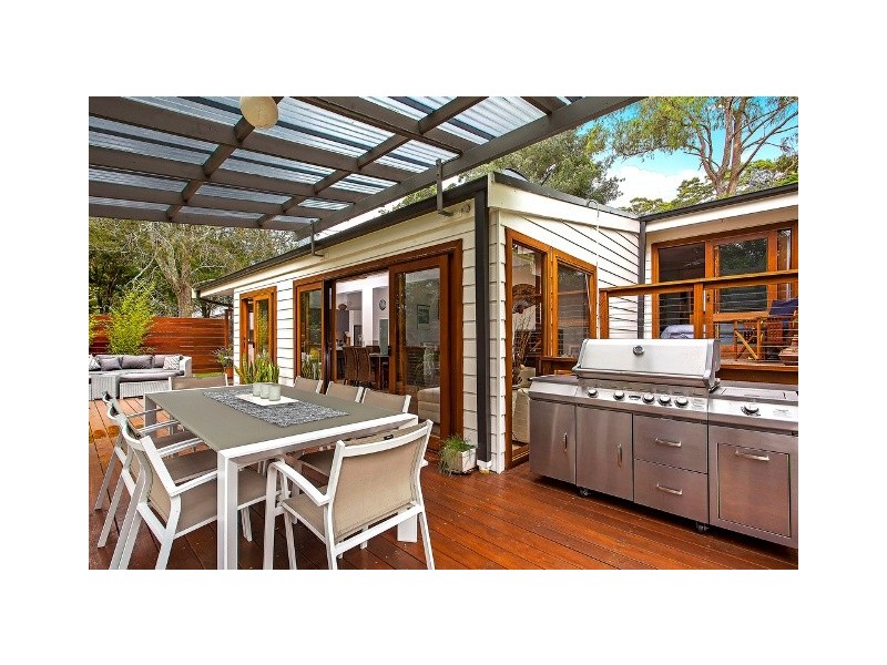 16 Lake Shore Drive, North Avoca NSW 2260