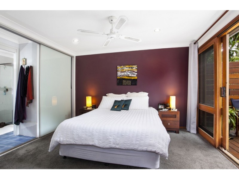 16 Lake Shore Drive, North Avoca NSW 2260