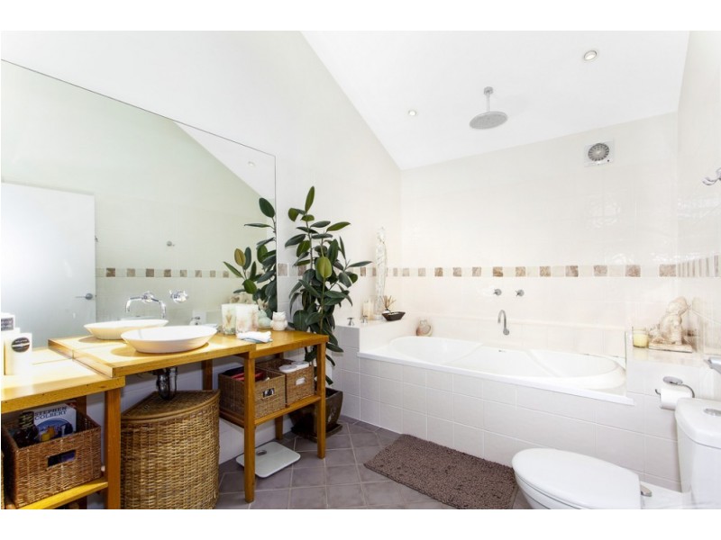 8 Fishermans Parade, Daleys Point NSW 2257