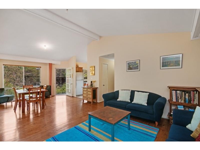 8 Rengbari Place, Avoca Beach NSW 2251