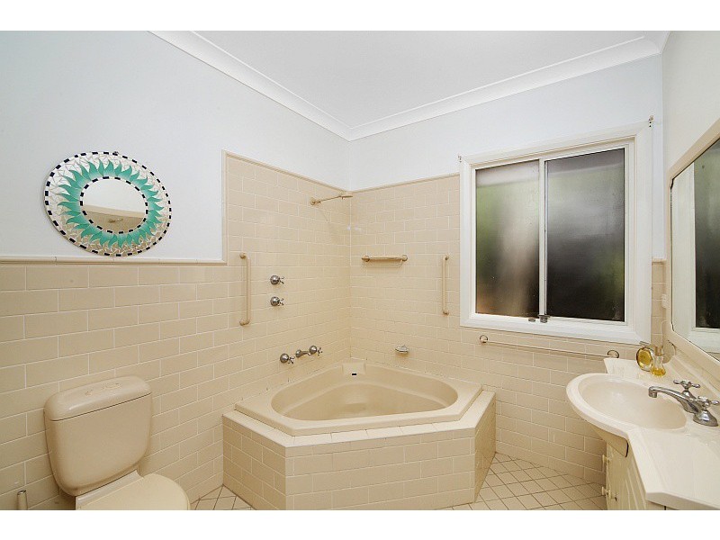 2-4 Ascot Avenue, Avoca Beach NSW 2251