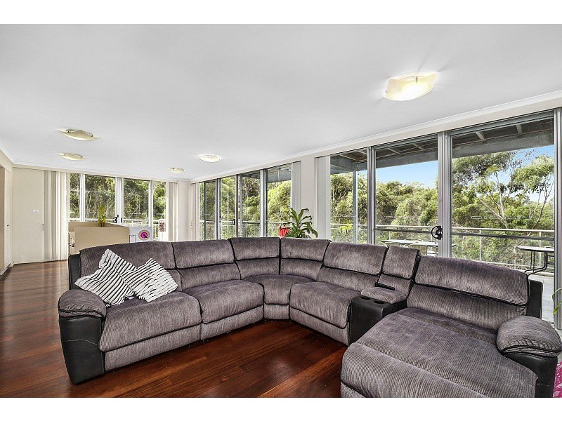 483/80 John Whiteway Drive, Gosford NSW 2250