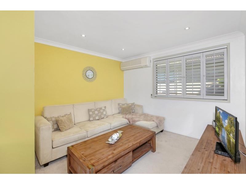 2/7 Smillie Avenue, Terrigal NSW 2260