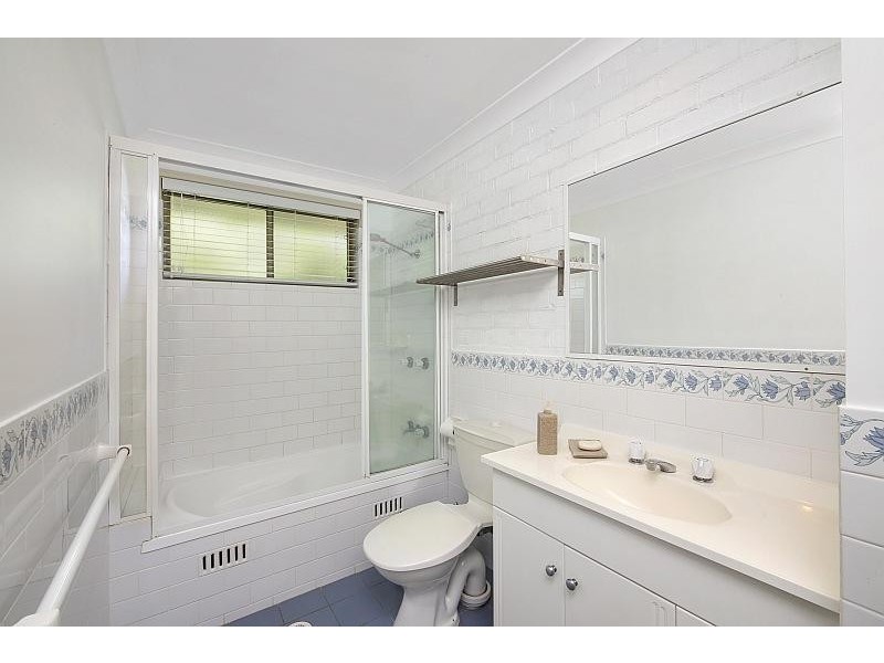 2/7 Smillie Avenue, Terrigal NSW 2260