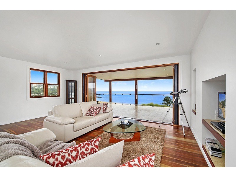 111 Copacabana Drive (access at end of Helen Drive), Copacabana NSW 2251
