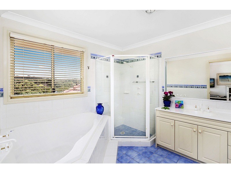 11 Robusta Close, Erina NSW 2250