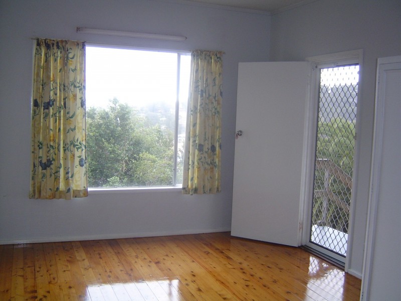 13 Warren Ave, Avoca Beach NSW 2251