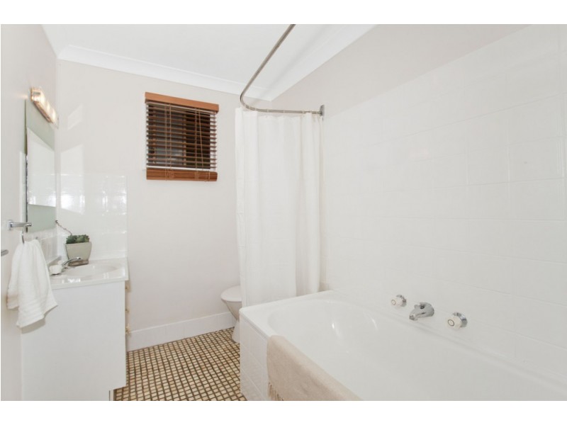 9 Palmgrove Place, North Avoca NSW 2260