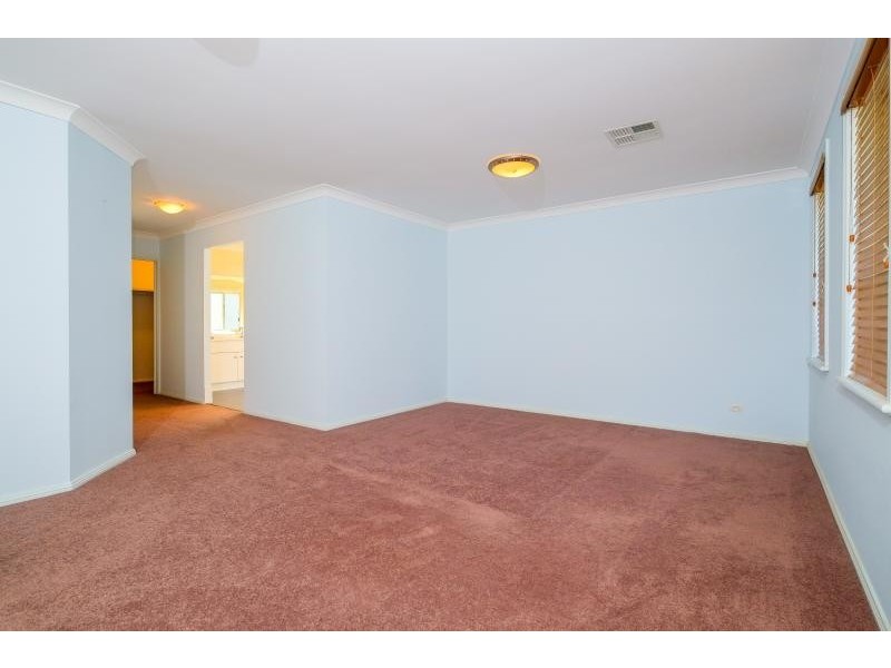 7 Victor Close, Green Point NSW 2251