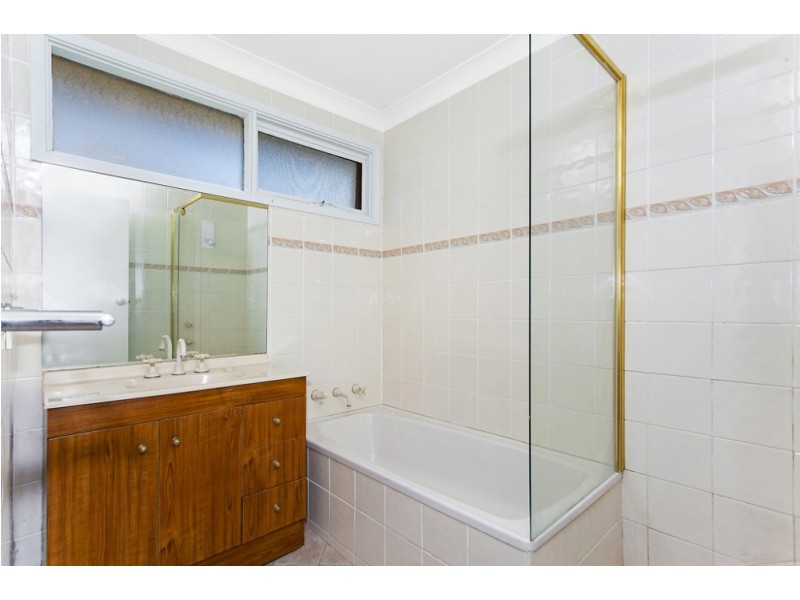 12 Cudgee Close, Green Point NSW 2251
