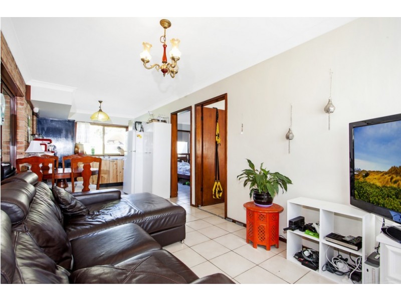 11 Poplars Avenue, Bateau Bay NSW 2261