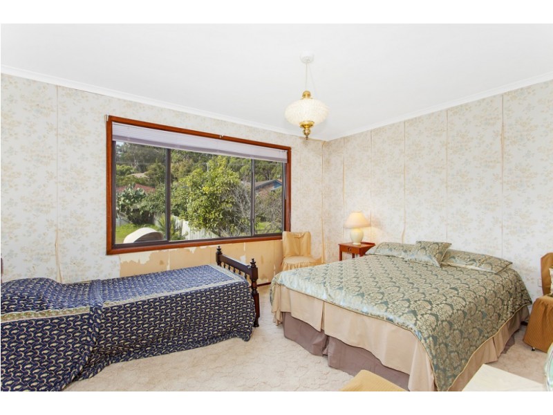 11 Poplars Avenue, Bateau Bay NSW 2261