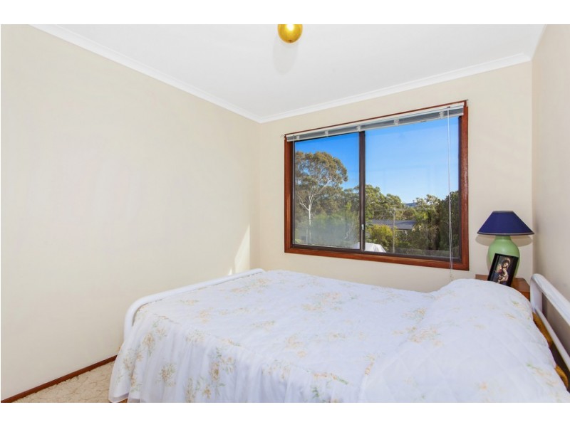 11 Poplars Avenue, Bateau Bay NSW 2261