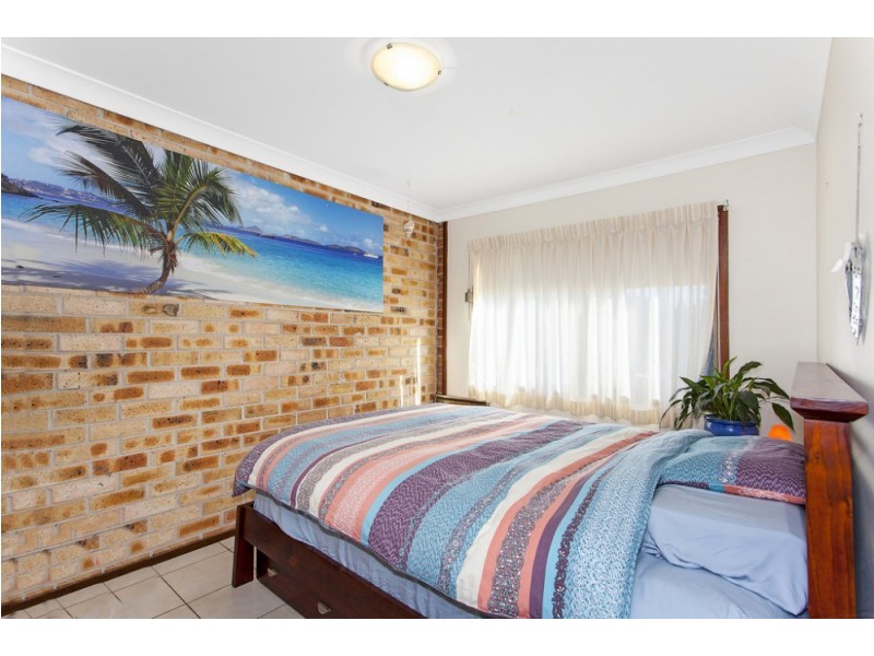 11 Poplars Avenue, Bateau Bay NSW 2261