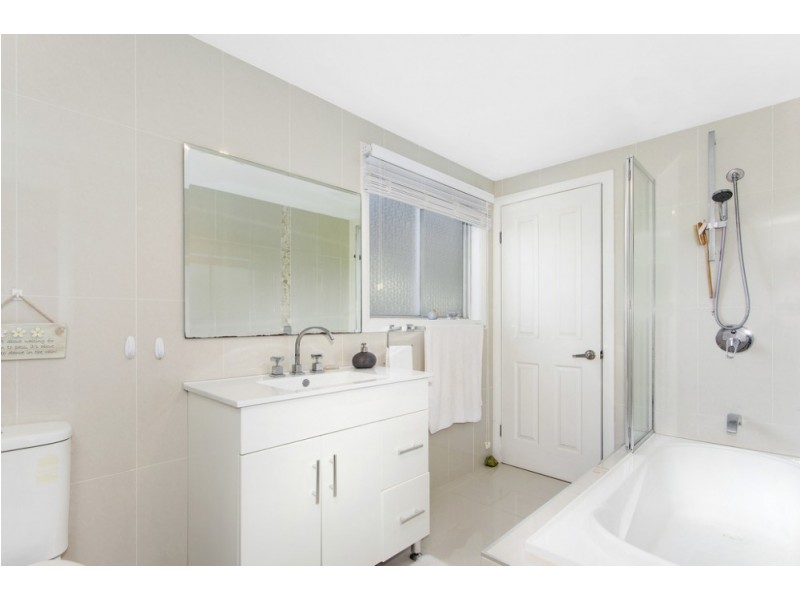 34 Dakara Avenue, Erina NSW 2250