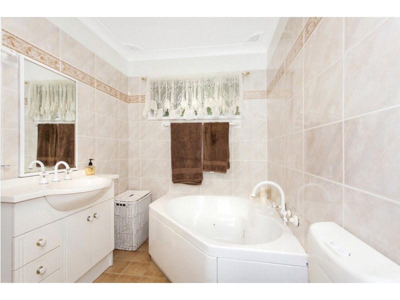 78 Lake Shore Drive, North Avoca NSW 2260