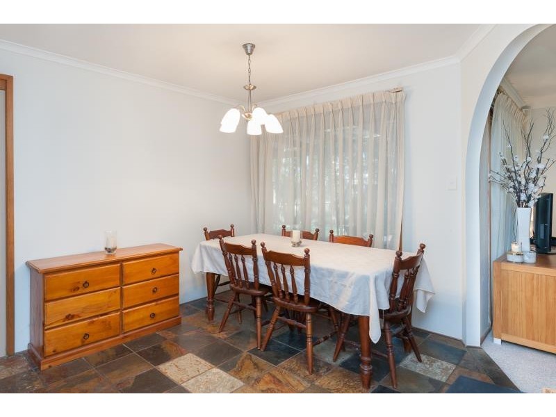 8 Blackwood close, Narara NSW 2250