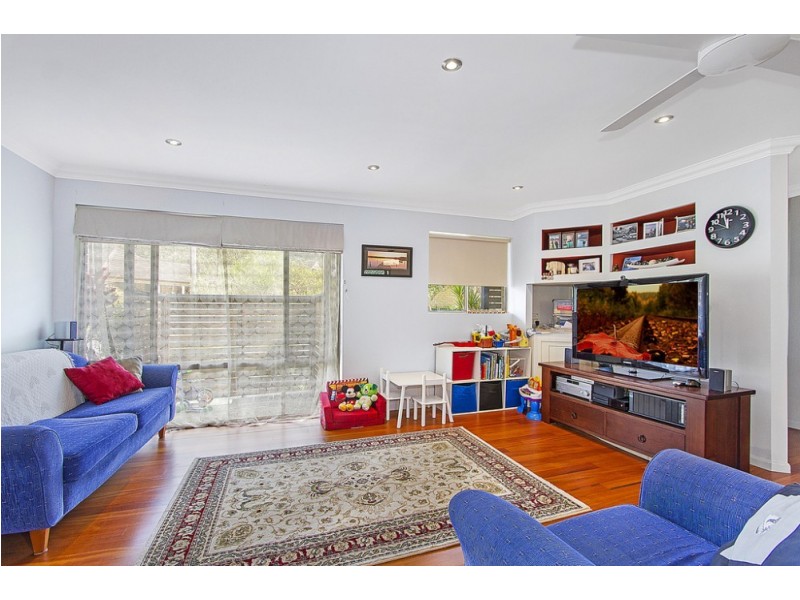 2/127 Carrington Street, Narara NSW 2250