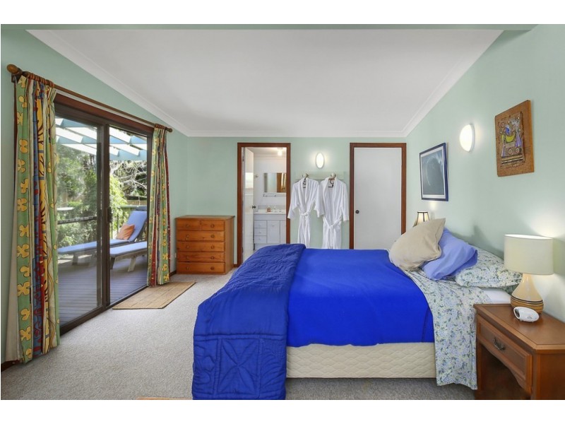 19 North Avoca Parade, North Avoca NSW 2260