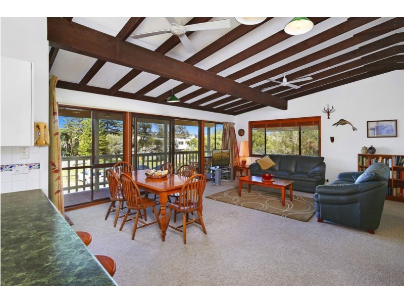 19 North Avoca Parade, North Avoca NSW 2260