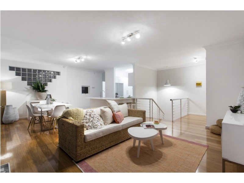 2/137b Ocean View Drive, Wamberal NSW 2260