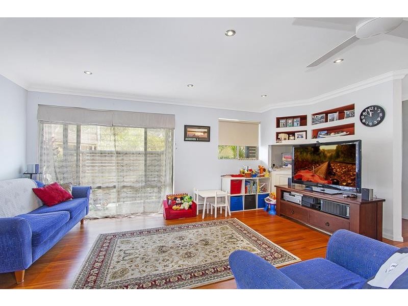 2/127 Carrington Street, Narara NSW 2250