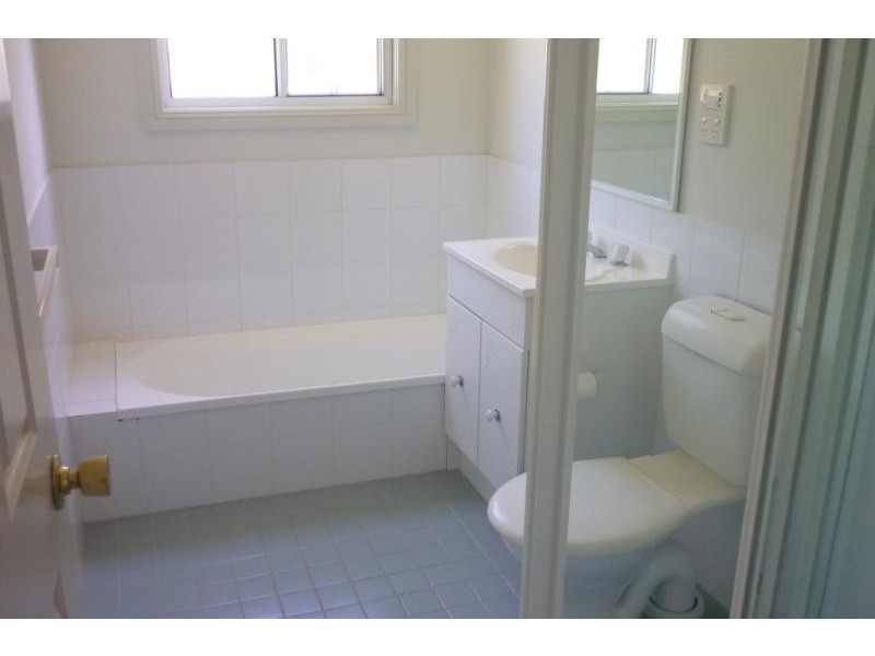 25a Tramway Rd, North Avoca NSW 2260