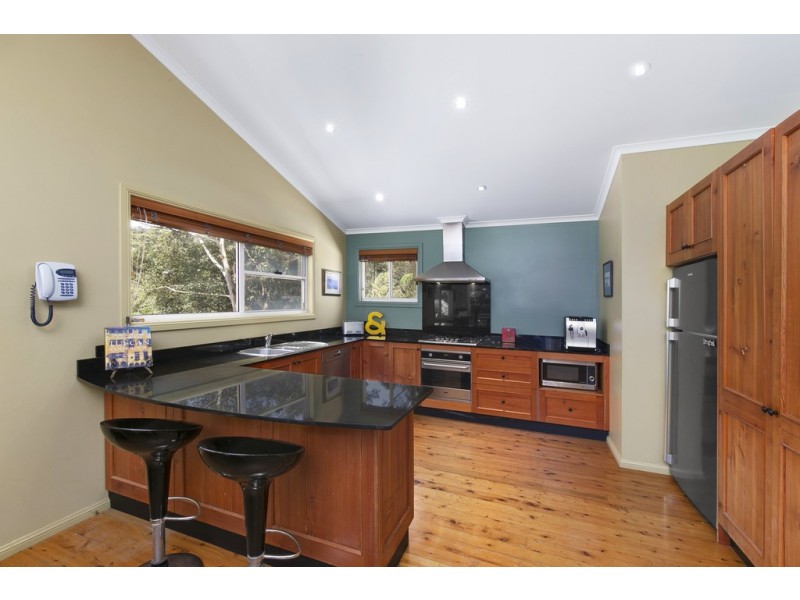 77 Lake Shore Drive, North Avoca NSW 2260