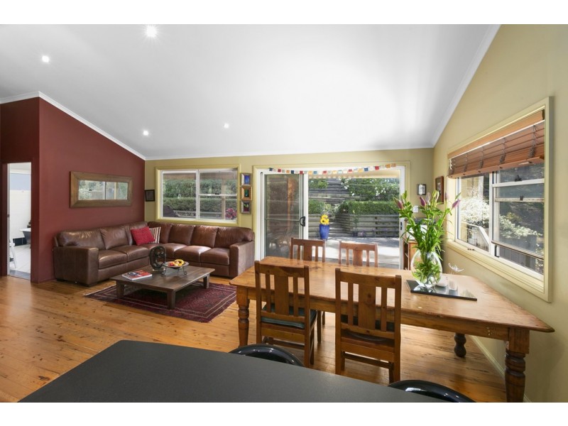 77 Lake Shore Drive, North Avoca NSW 2260